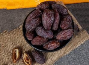 خرما خشک سیاه زاهدان | خرید با قیمت ارزان